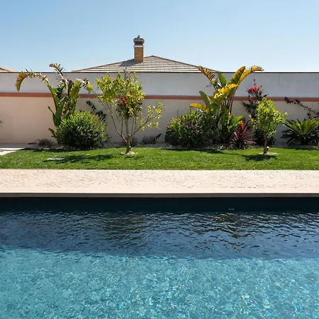 Casita By The Castle *